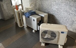 【常滑市りんくう町】マンション4階のエアコン3台を即日無料回収！