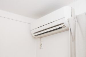エアコンの寿命は何年？買い替え時期の目安と故障のサインを徹底解説