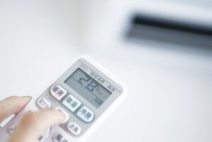 エアコンの「送風」の使い方とは？冷房との違い・電気代・効果的な活用方法を徹底解説